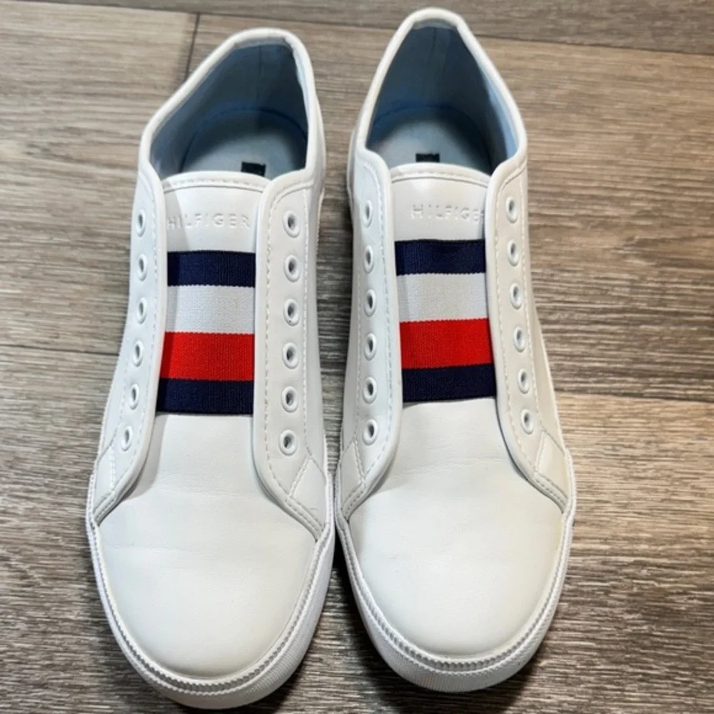 Tommy Hilfiger White Sneakers with Red and Blue Stripes woman’s 8.5 (s94)